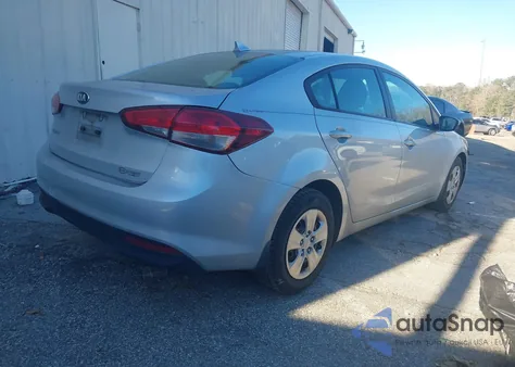 2018 Kia Forte Lx z USA, uszkodzony, nr VIN 3KPFK4A76JE205449